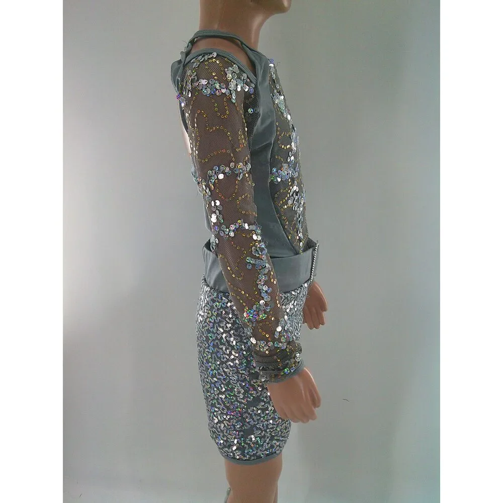 Pre-Owned Dance Costume Revolution RC22843 Medium Child Silver Jazz Sequins